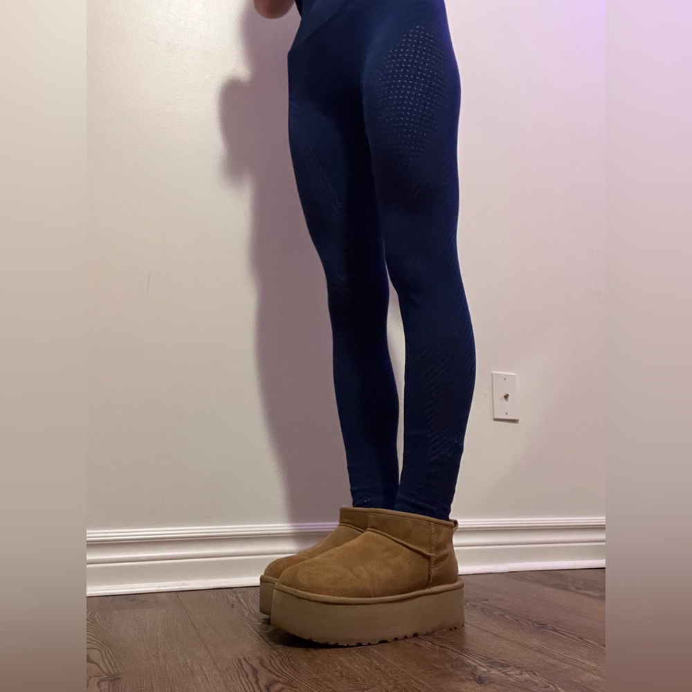 Navy blue high waisted leggings